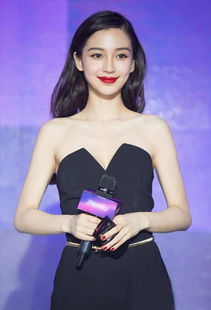 angelababy打游戏,展现别样魅力